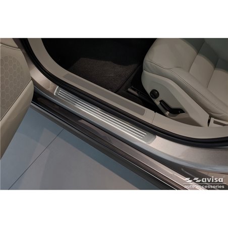 Seuils de portes inoxydable sur mesure pour Volvo V90 & V90 Cross Country 2016- - 'Lines' - 4-pièces