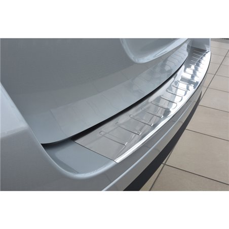 Protection de seuil arrière inox sur mesure pour Dacia Logan MCV 2013- 'Ribs'