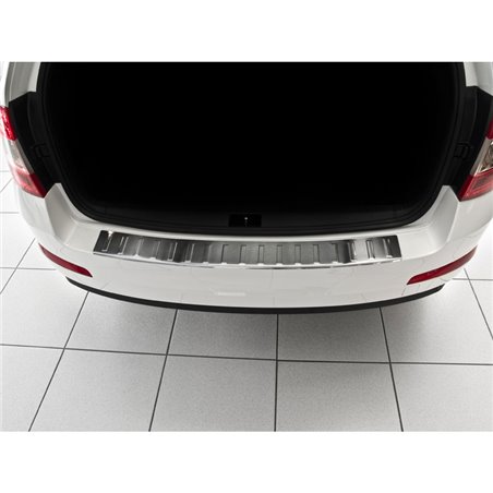 Protection de seuil arrière inox sur mesure pour Skoda Octavia III Kombi 2013-2016 'Ribs'