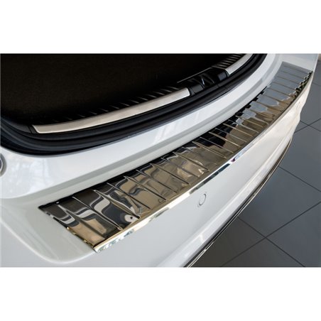 Protection de seuil arrière inox sur mesure pour Toyota Auris 5 portes 2015-2019 'Ribs'