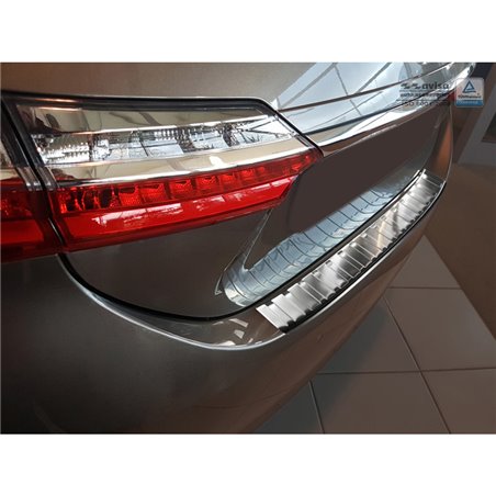 Protection de seuil arrière inox sur mesure pour Toyota Corolla XI E16 Facelift 2016- 'Ribs'