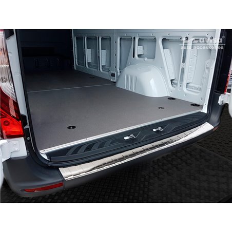 Protection de seuil arrière inox sur mesure pour Mercedes Sprinter III 2018- 'Ribs'