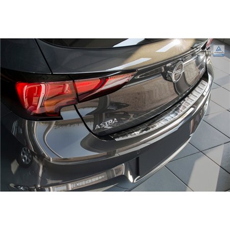 Protection de seuil arrière inox sur mesure pour Opel Astra K HB 5-portes 2015- 'Ribs'