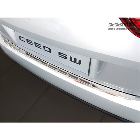 Protection de seuil arrière inox sur mesure pour Kia Ceed III SW 2018-2021 & FL 2021- 'Ribs'