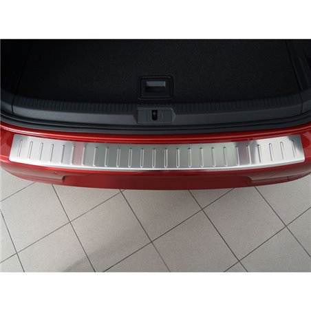 Protection de seuil arrière inox sur mesure pour Volkswagen Golf VII 3/5 portes 2012-2017 & FL 2017-2019 'Ribs'