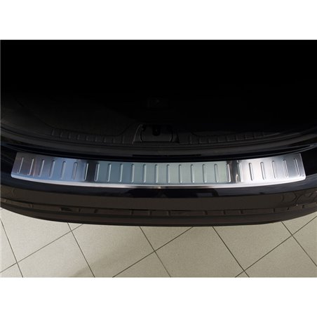 Protection de seuil arrière inox sur mesure pour Volvo V60 2010-2018 'Ribs'