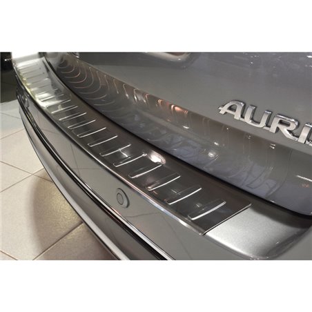 Protection de seuil arrière inox sur mesure pour Toyota Auris Touring Sports 2013-2015 'Ribs'