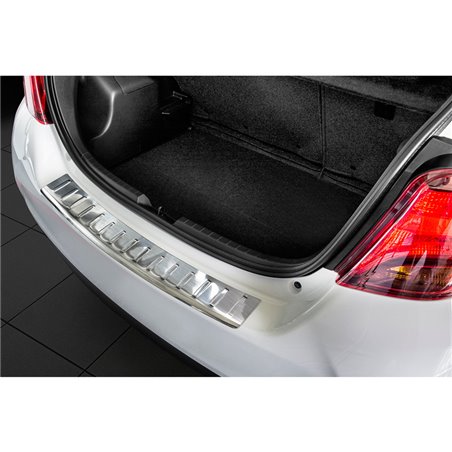 Protection de seuil arrière inox sur mesure pour Toyota Yaris III 2014-2019 'Ribs'