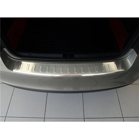 Protection de seuil arrière inox sur mesure pour Skoda Rapid 2012-2017 & FL 2017- 'Ribs'