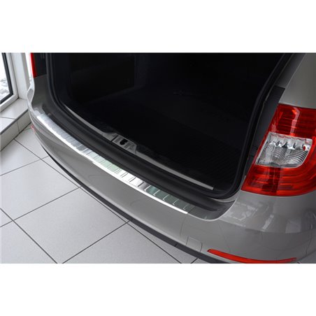 Protection de seuil arrière inox sur mesure pour Skoda Superb Combi 2013-2015 'Ribs'