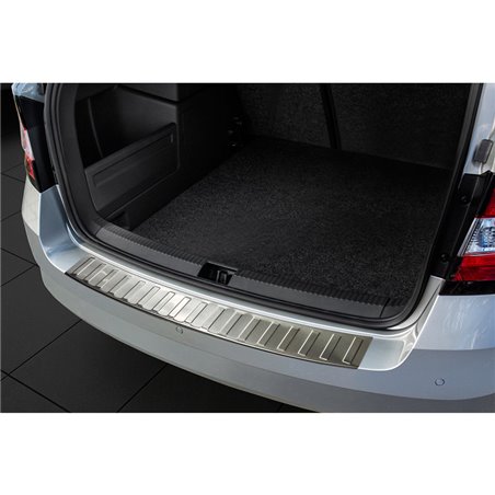 Protection de seuil arrière inox sur mesure pour Skoda Fabia III Combi 2015-2018 'Ribs'