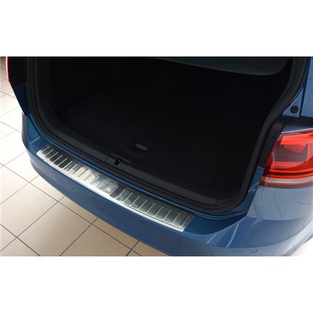 Protection de seuil arrière inox sur mesure pour Volkswagen Golf VII Variant 2012-2017 'Ribs'