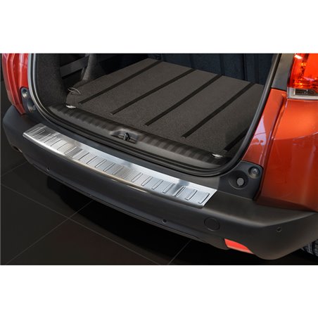 Protection de seuil arrière inox sur mesure pour Peugeot 2008 2013-2019 'Ribs'