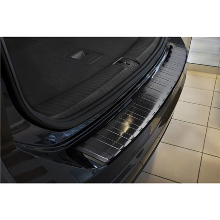 Protection de seuil arrière inox noir sur mesure pour Volkswagen Touran III 2015- incl. R-Line 'Ribs'