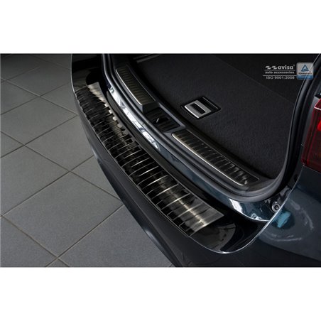 Protection de seuil arrière inox noir sur mesure pour Toyota Avensis III Facelift 2015- 'Ribs'