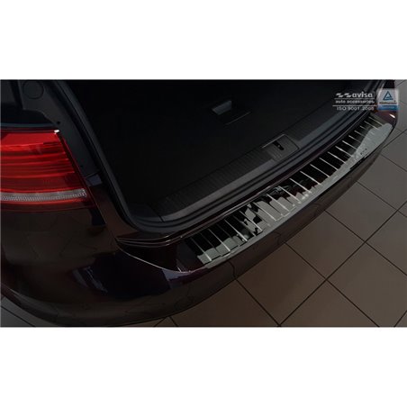 Protection de seuil arrière inox Noir-Chromé sur mesure pour Volkswagen Passat 3G Variant 2014-2023 incl. Alltrack 'Ribs'